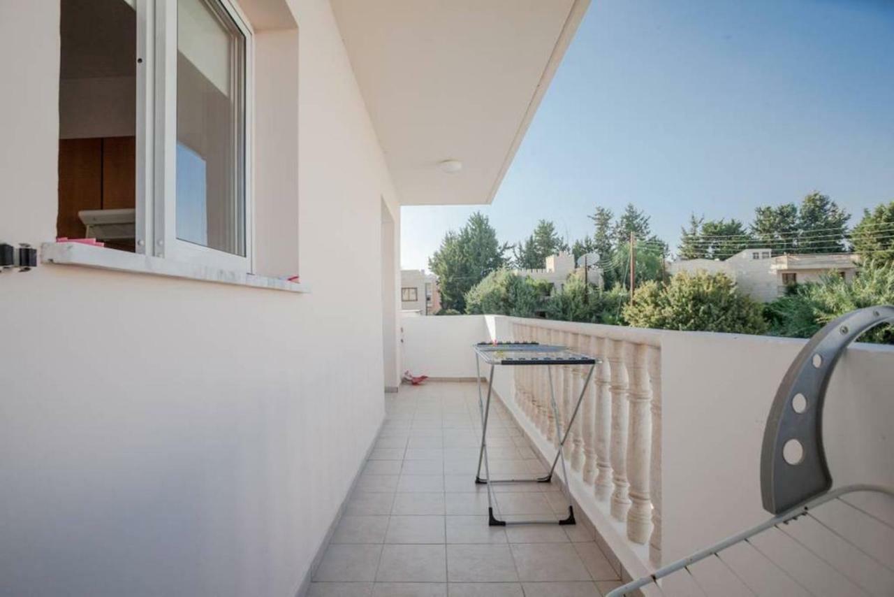 Beautiful 2 Bed Apartment With Great Views In Pafos Exterior foto